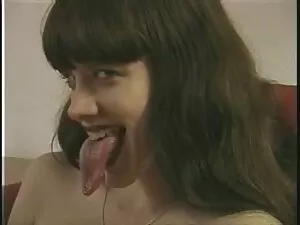 Riisa Minami stöhnt, ...