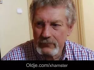Светловолосая фемени ...
